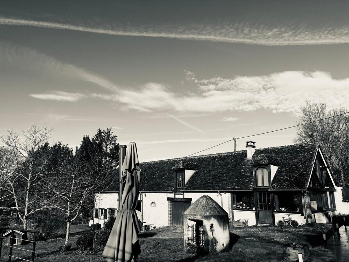 Une Pause S'Impose ;) Méry-sur-Cher Exteriör bild